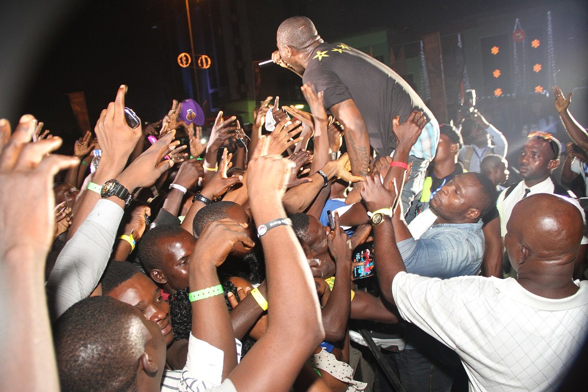 Davido's ORIADE Crosses 100 Million Spotify Streams