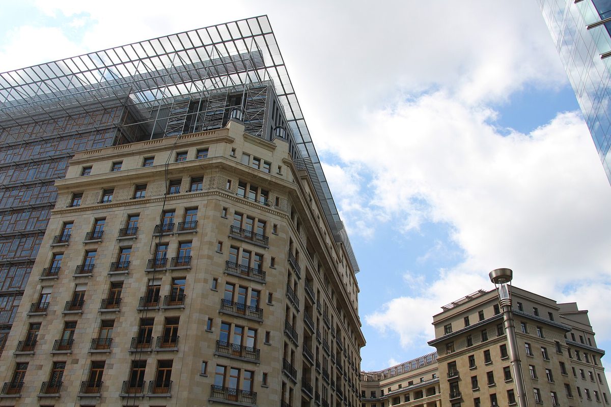 Five EU Nations Edge Toward Deal on Migrant 'Return Hubs' by 2027